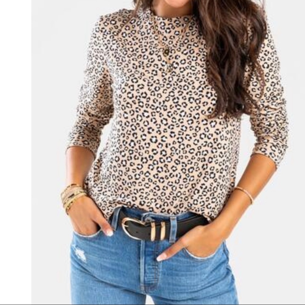 Francesca’s Long Sleeve Leopard Tee, Size L